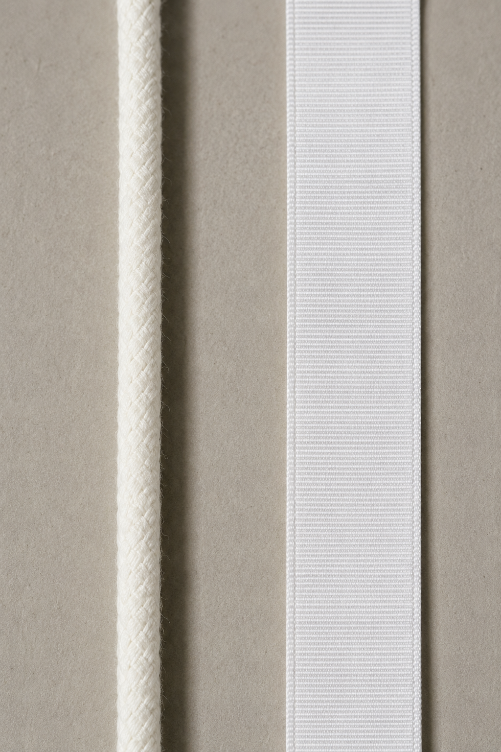 Cotton rope and satin ribbon handle macro detail comparison